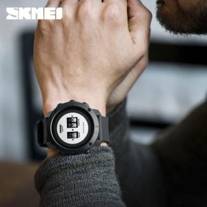 SKMEI NOUVELLE Montre Hommes En Plein Air Sport Numérique Montre-Bracelet Multi-Étanche à l'eau-SH1